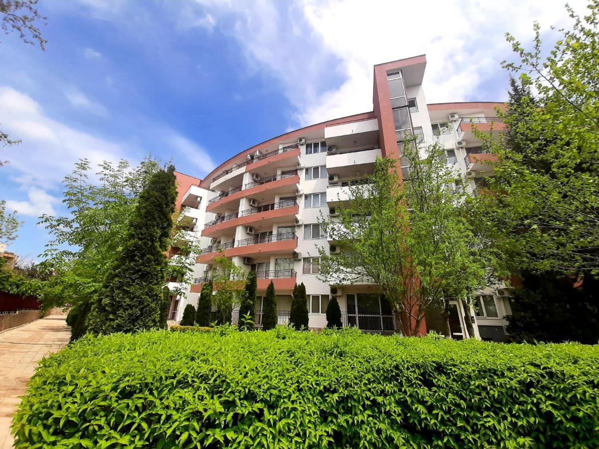 Riviera Fort Beach Apartments By Kalina Resort, 拉夫达 外观 照片